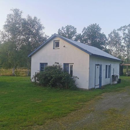 Vacker Hus I Naturen Fröseke Esterno foto