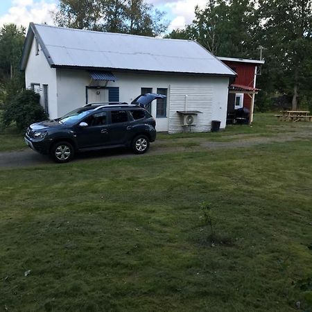 Vacker Hus I Naturen Fröseke Esterno foto