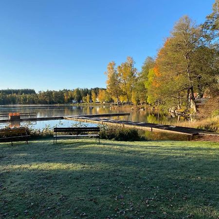 Vacker Hus I Naturen Fröseke Esterno foto