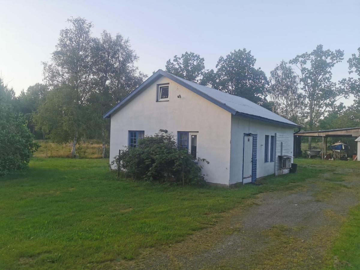 Vacker Hus I Naturen Fröseke Esterno foto