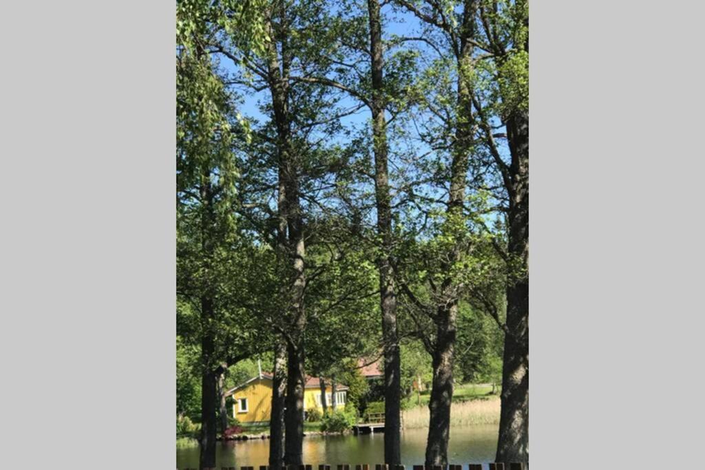 Vacker Hus I Naturen Fröseke Esterno foto