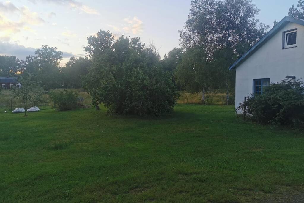 Vacker Hus I Naturen Fröseke Esterno foto
