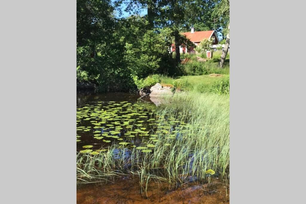 Vacker Hus I Naturen Fröseke Esterno foto
