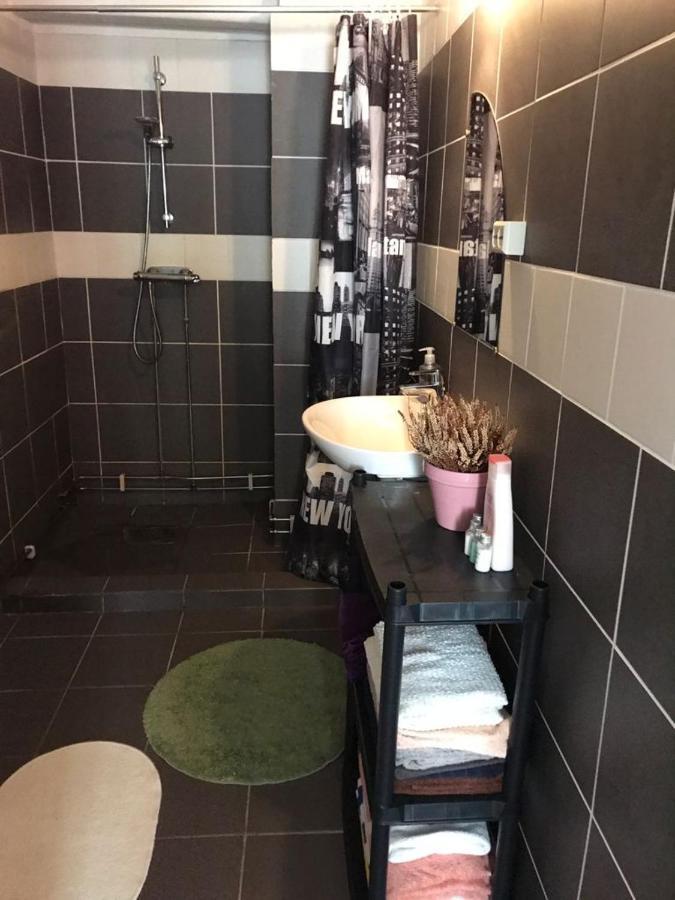 Vacker Hus I Naturen Fröseke Esterno foto
