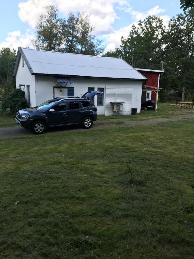 Vacker Hus I Naturen Fröseke Esterno foto